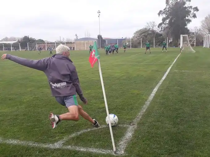 Círculo venció a Camioneros en el cierre de la semana