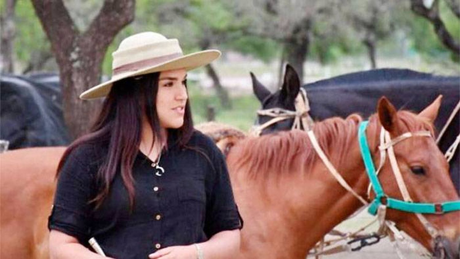 Someterán a una compleja cirugía de cadera a la joven aplastada por un caballo