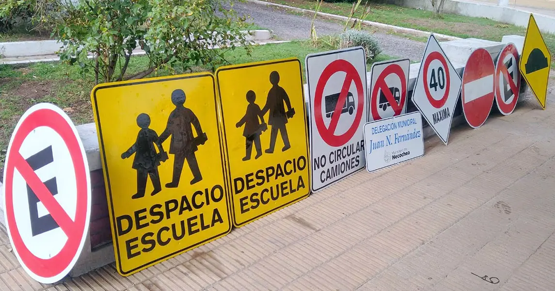 Renovaron señalización en Juan N. Fernández y lo harán en Claraz