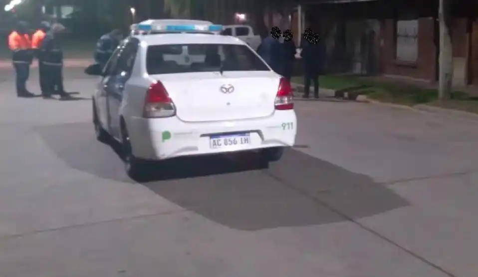 Doble infracción en Necochea: La Policía desbarató un encuentro clandestino pero cuando se fueron continuó la fiesta