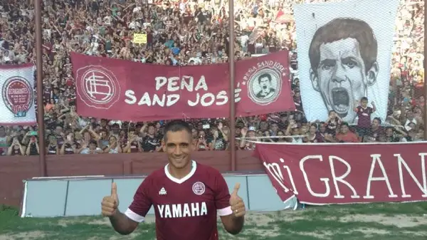 Pepe Sand volvió a Lanús y emocionó a todos