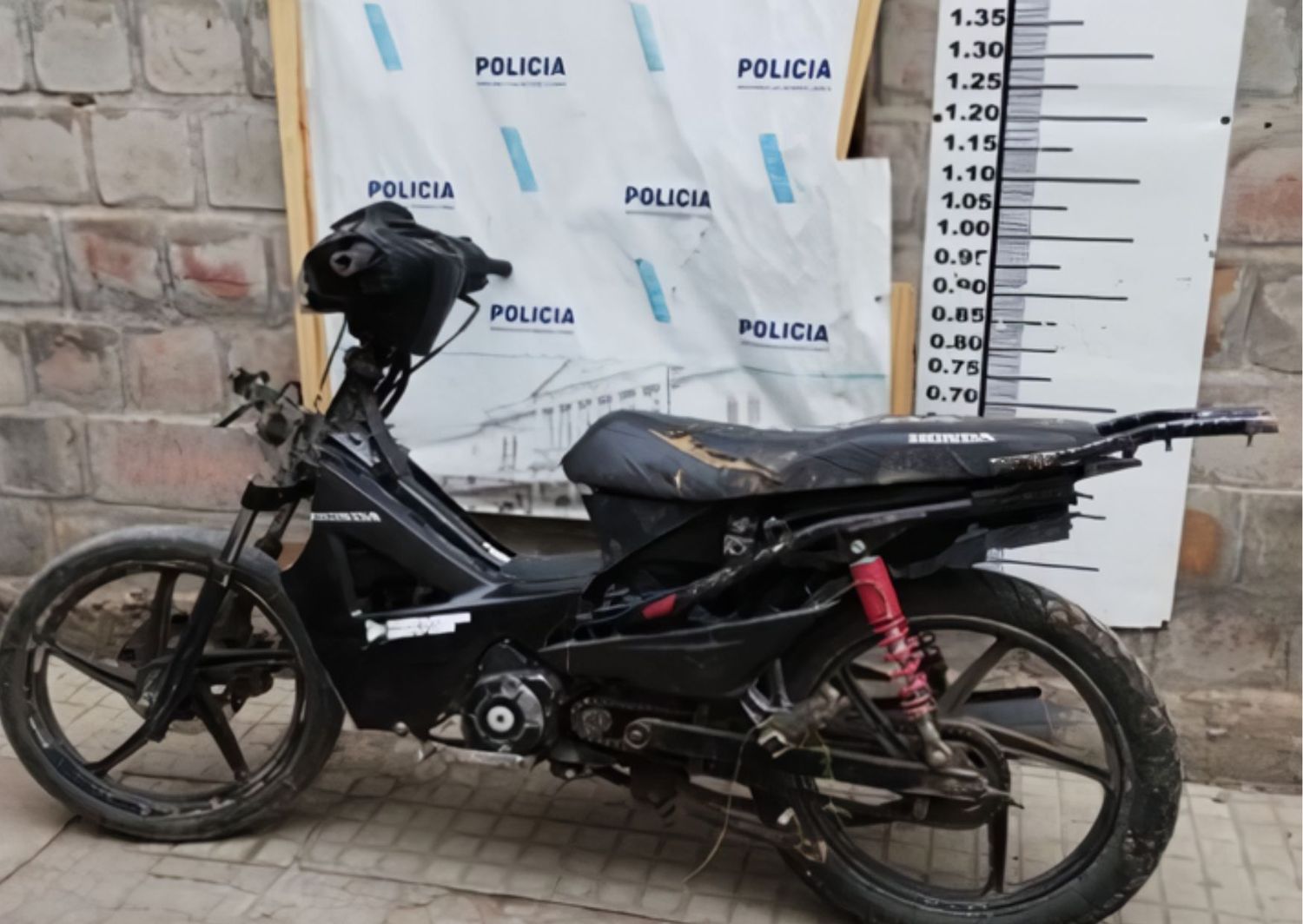 Joven apresado tras circular en una moto robada