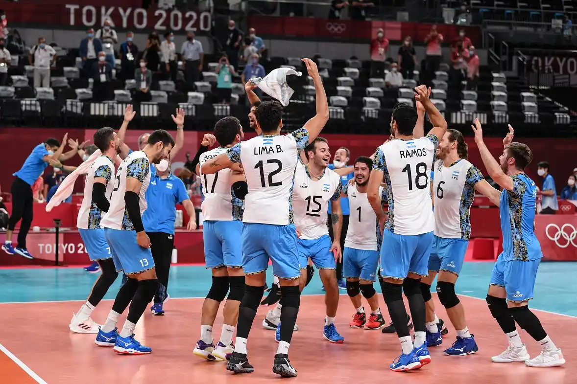 Voley: Argentina le ganó 3-2 a Italia y jugará por las medallas
