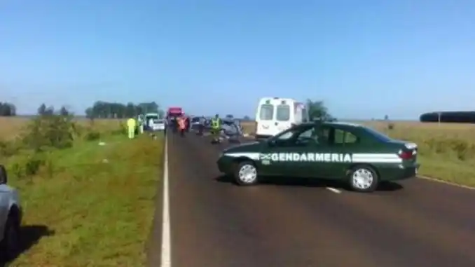 Sante Fe: Cinco muertos por choque frontal entre auto y camión
