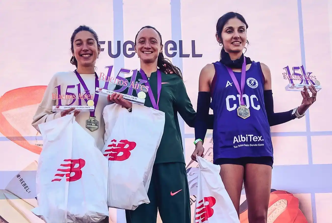 Florencia Borelli en lo más alto del podio para los 15k de Buenos Aires.