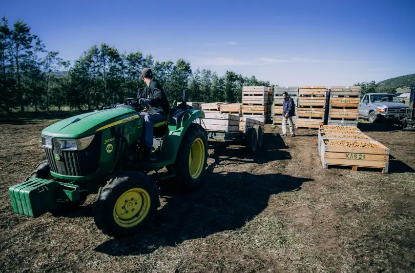 La obra pública afecta la producción en el sector agrícola, según el representante de los ingenieros.