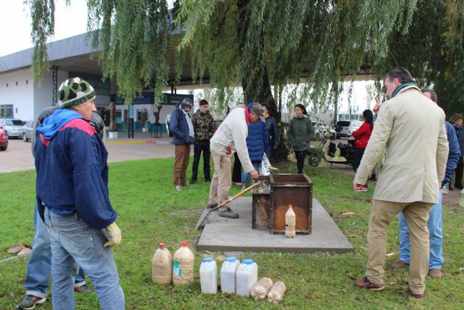 Semana del Ambiente: Se confeccionó un Banco de Pilas
