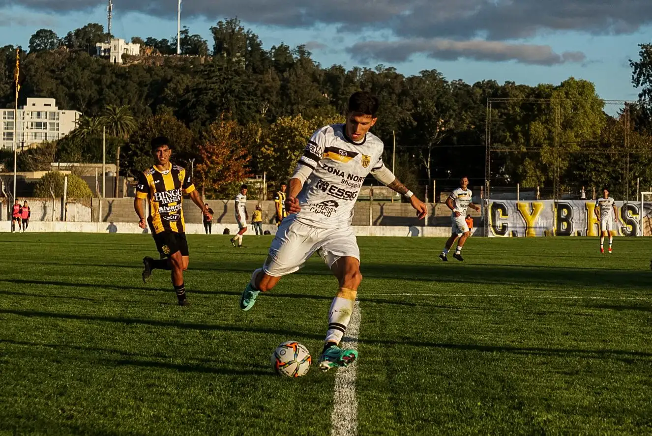 Santamarina jugará el domingo ante Cipolletti. (Foto: Mauro Pinero)