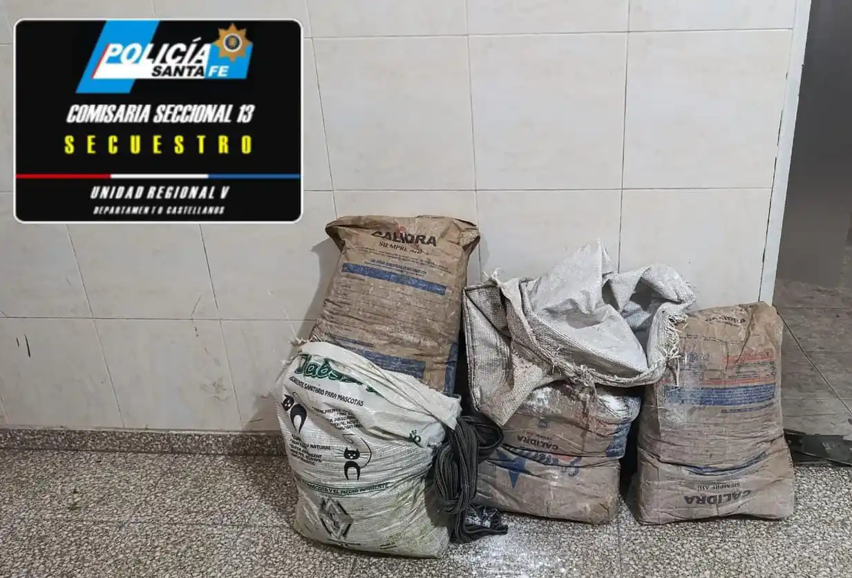 Descartaron varias bolsas de cal cuando vieron a la policía: escaparon, pero no llegaron muy lejos