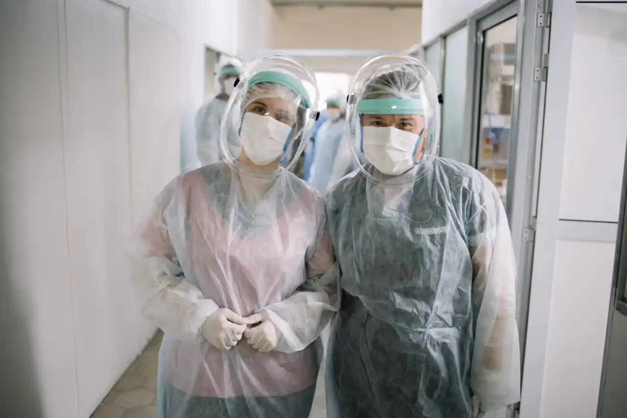 El Hospital y los sanatorios alertaron que "en cuestión de días" no habría más camas