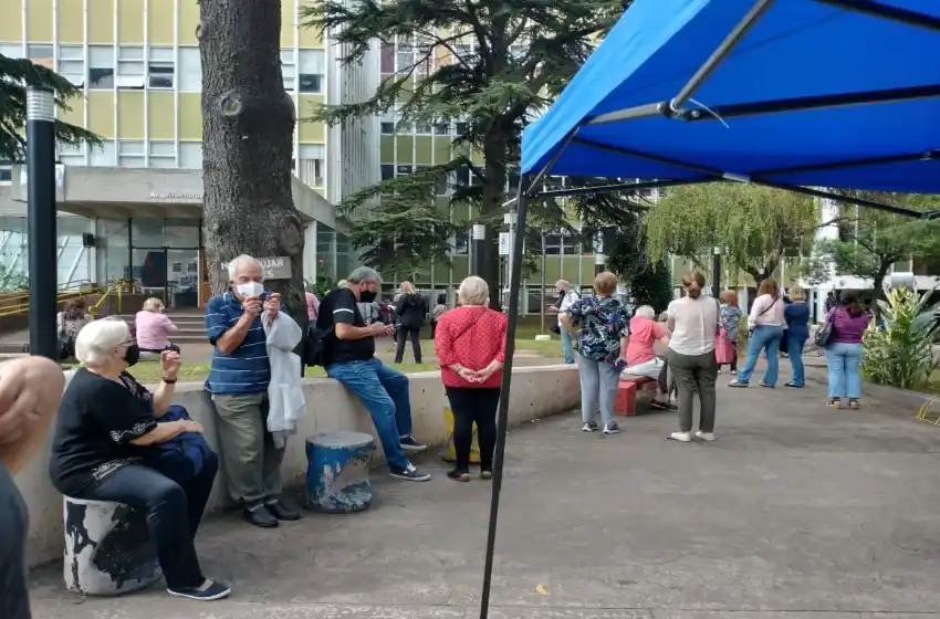 Emitieron nuevos turnos: esta semana vacunarán a 500 personas por día en la UNMdP