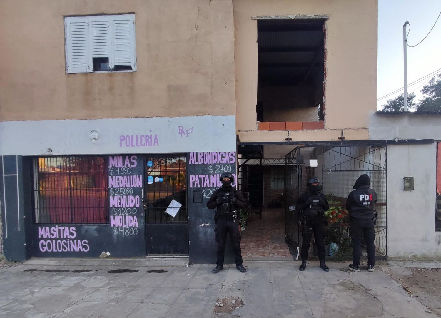Tres allanamientos permitieron la detención de dos hombres