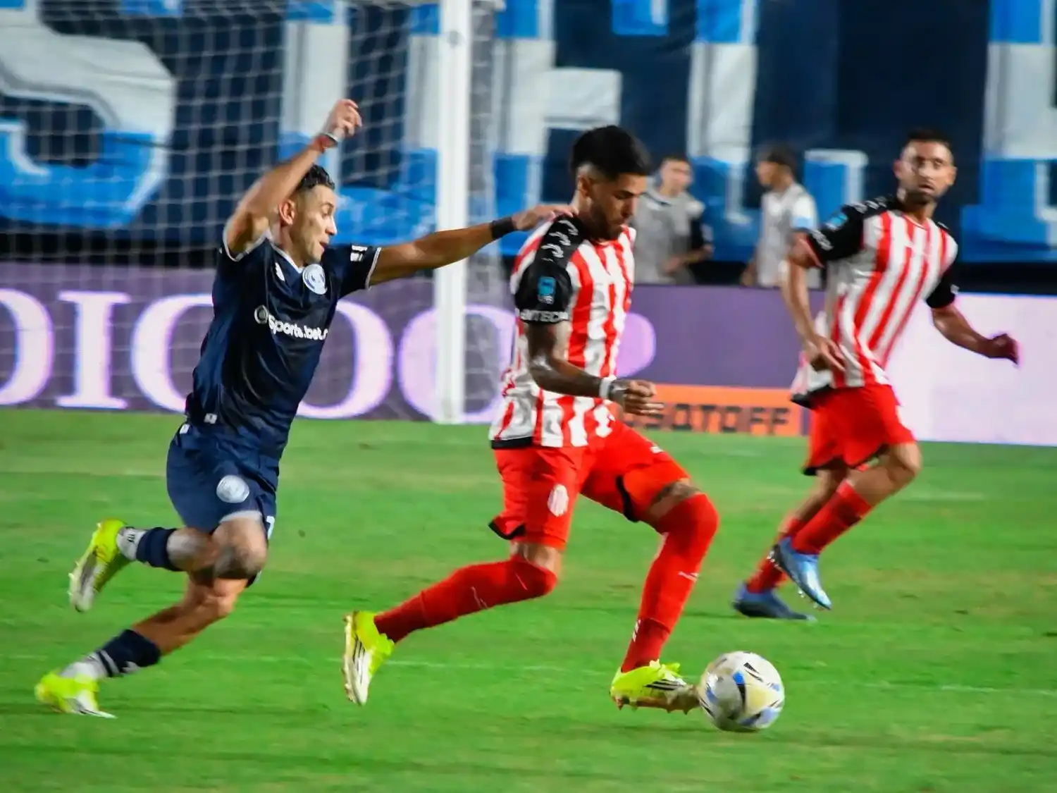 Barracas Central se hizo fuerte en Mendoza