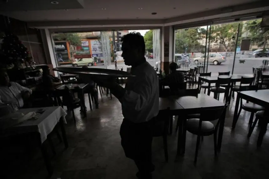 Más de 11 mil hogares continúan sin luz en Buenos Aires y el conurbano