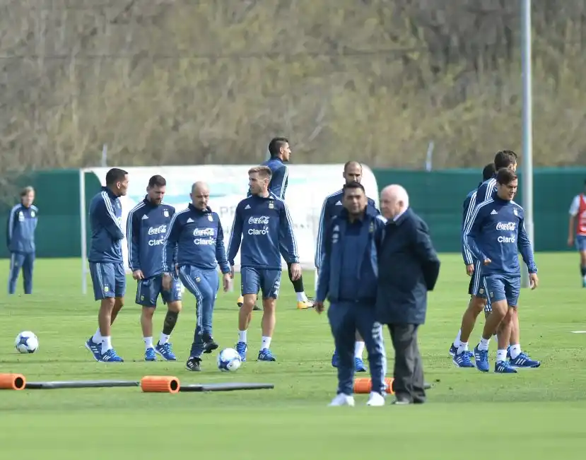 Mascherano se perfila como reemplazante de Mercado ante Venezuela