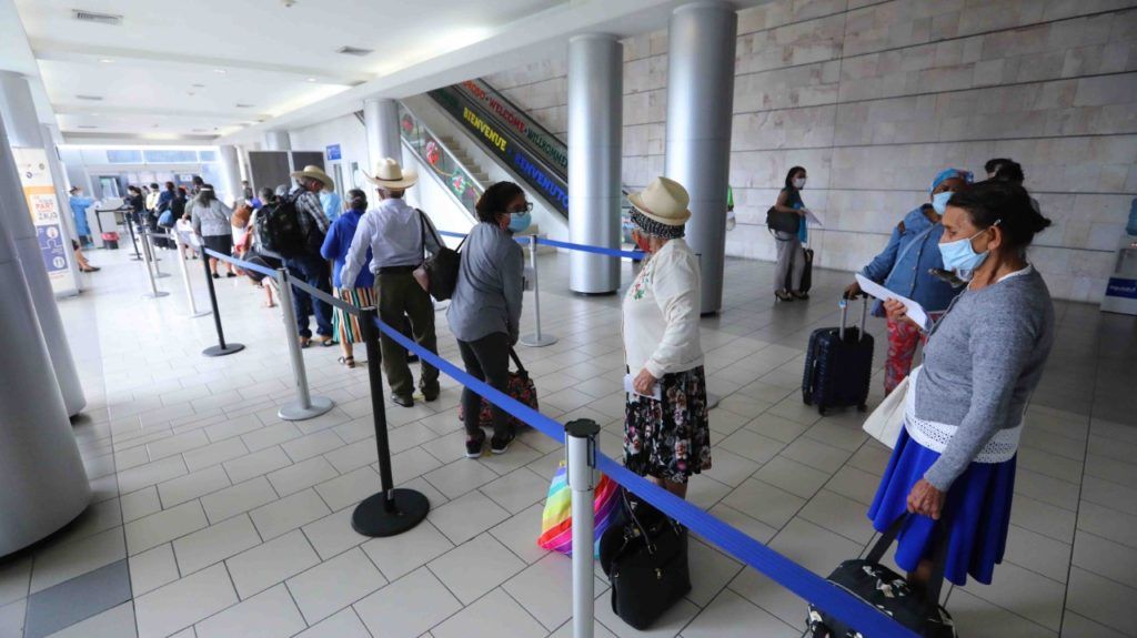 Honduras reabrió sus aeropuertos a vuelos regulares de pasajeros