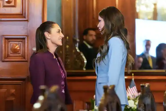 Sheinbaum tras reunión con secretaria de Seguridad de EE.UU.: «Nos coordinamos pero NO NOS SUBORDINAMOS»