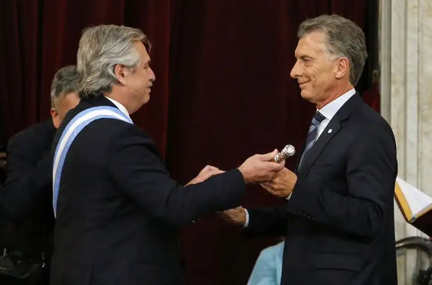 Alberto Fernández asumió la presidencia y llamó a "hacer una realidad que ponga fin a este presente penoso"