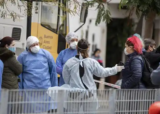 Hubo 1226 contagios en las últimas 24 horas, el número más alto para una jornada
