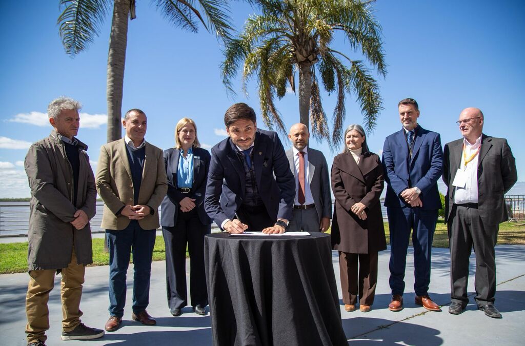 Aeropuerto Internacional de Rosario: Firmaron convenio de inicio de obra
