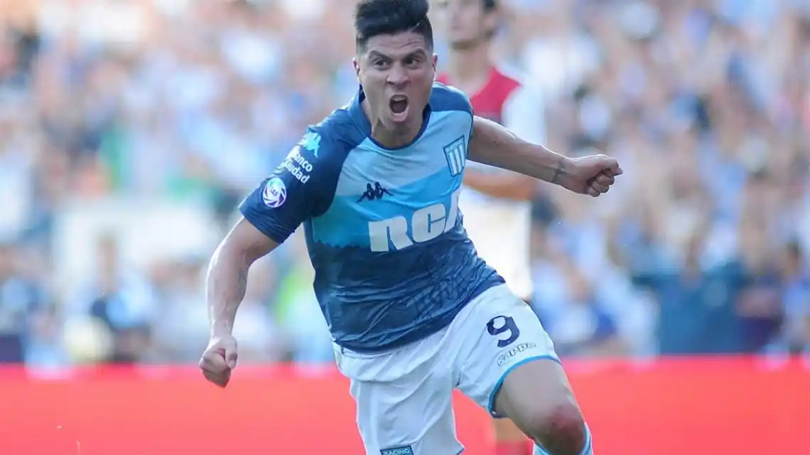 Denuncian al jugador de Racing Cristaldo por violencia de género