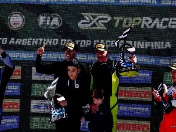 Kevin Felippo ganó en San Nicolás y Diego Verriello se consagró en el Series del Top Race