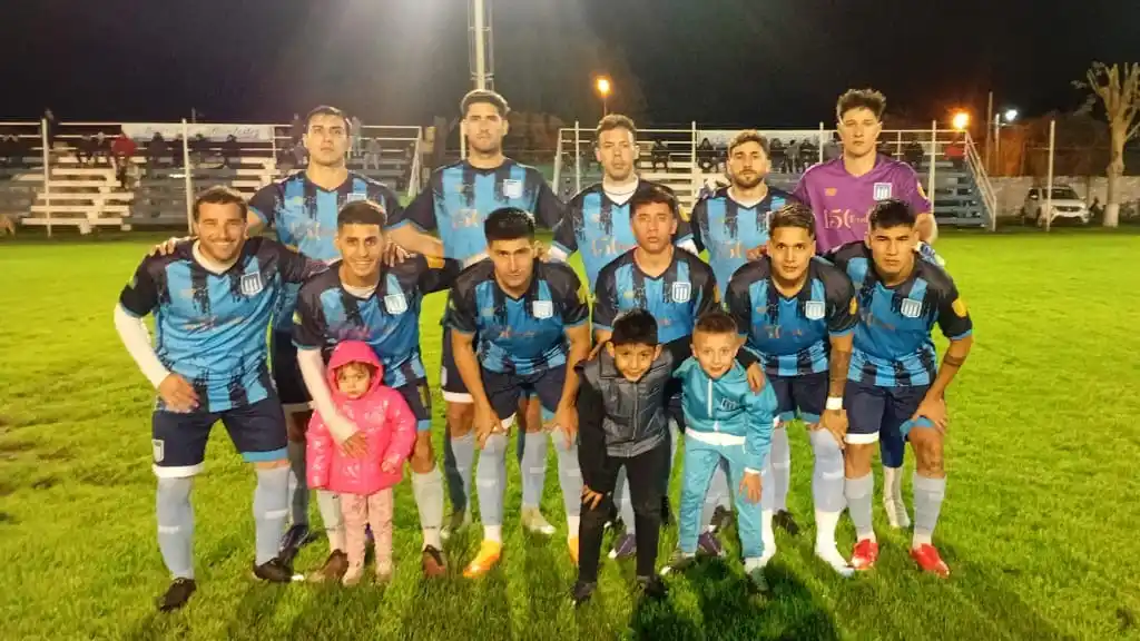 La Academia se quedó con el primer partido, para viajar a Hughes con esa ventaja. Foto: José Caramaschi