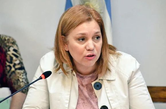 Karina Banfi: "Tengo dislexia y puedo decir que el lenguaje inclusivo no es para nada inclusivo"