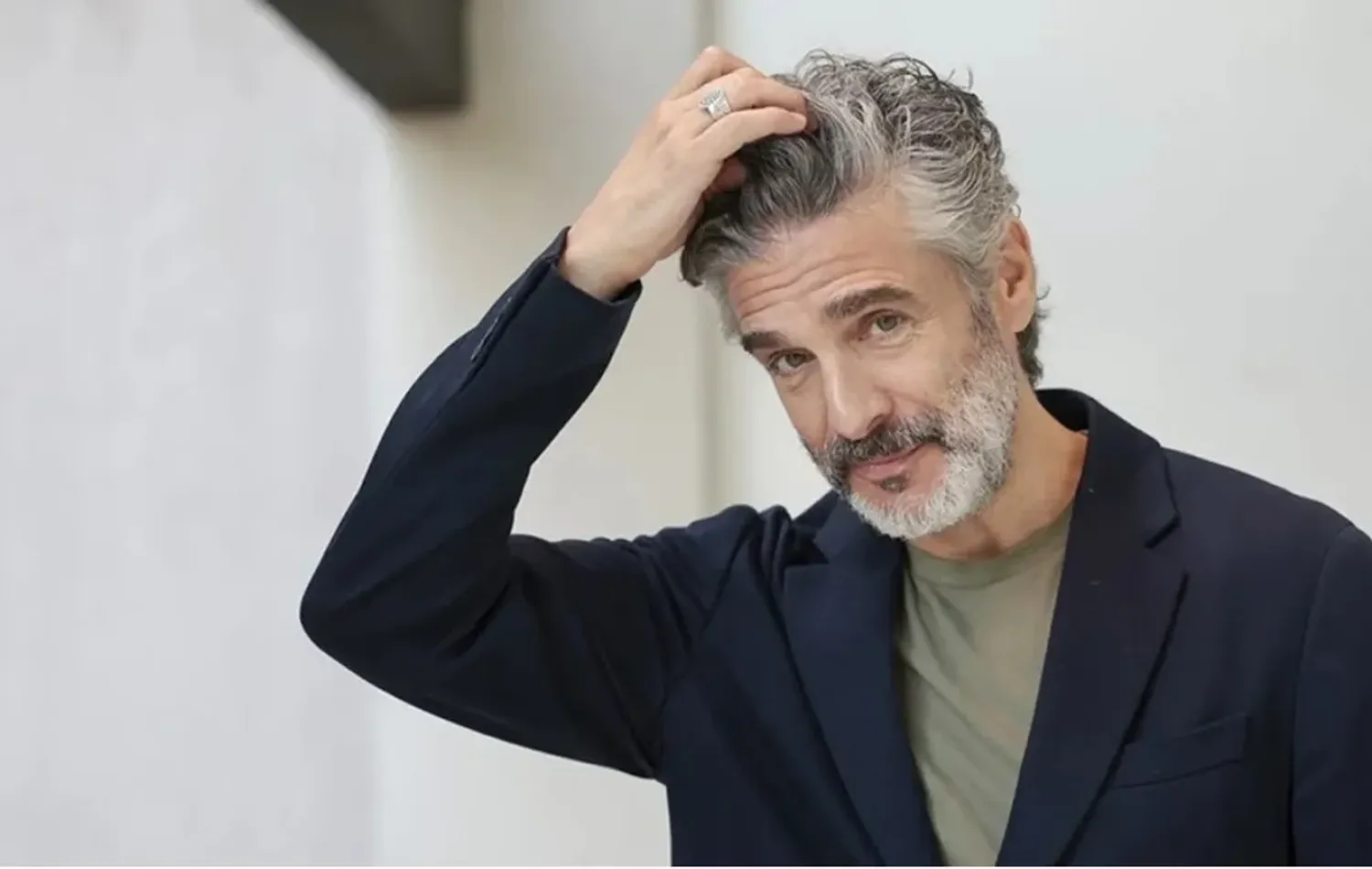 El actor Leonardo Sbaraglia presentó a su novia 26 años menor que él