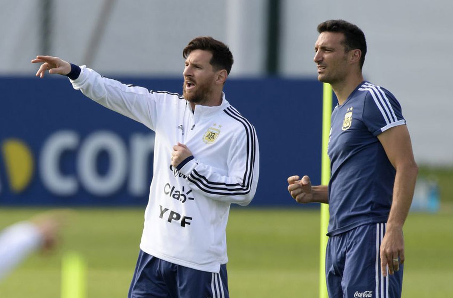 Argentina se prepara para el debut con Colombia