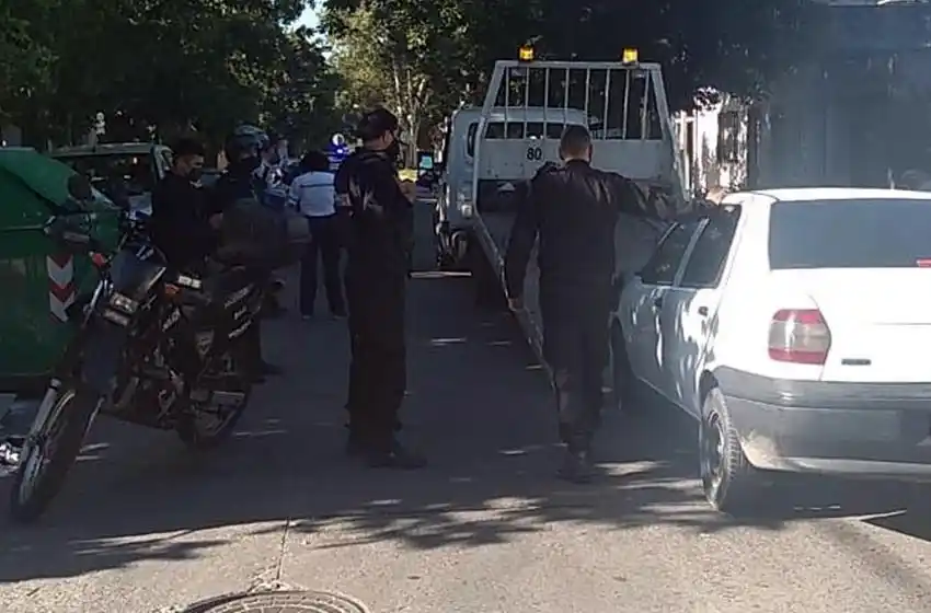 Manejaba borracho por Echesortu en contramano a plena luz del día y lo detuvieron