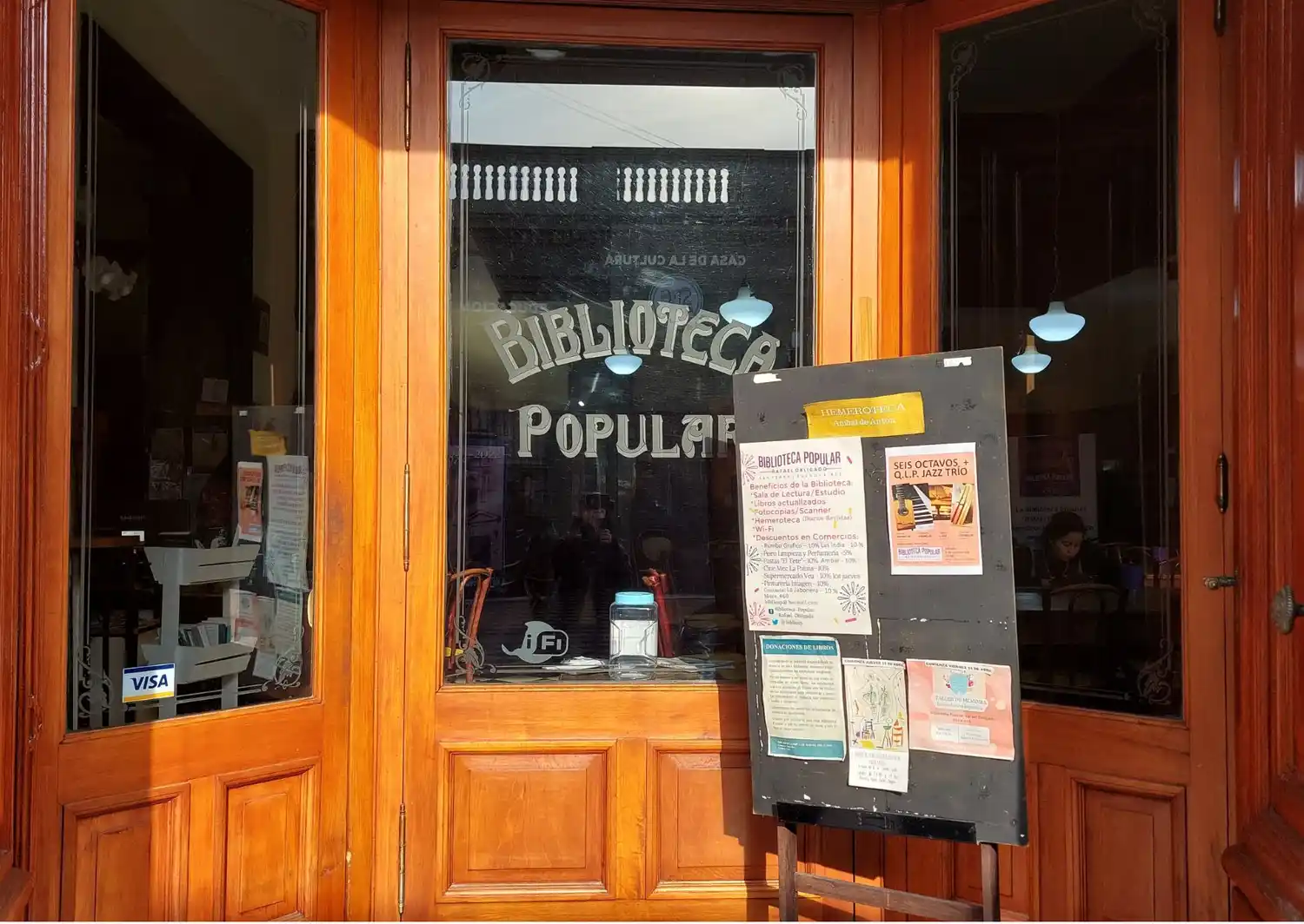 La feria tendrá lugar en la vereda de la institución. Foto: La Opinión.