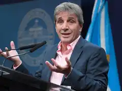 Caputo negó una devaluación: "Estoy cómodo con el dólar a $1500"