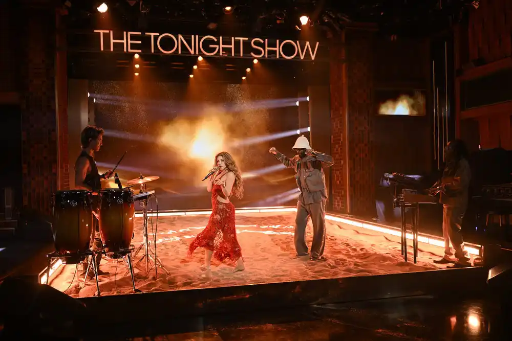 Shakira y Wyclef Jean, en el programa ‘The Tonight Show’
