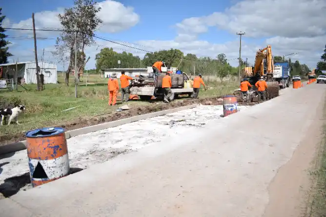 Reparación y bacheo de la ruta 58 en el ingreso al barrio El Porteño