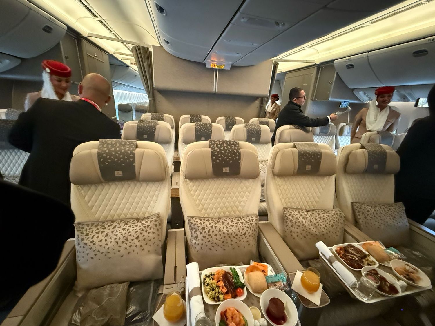 Emirates introduce en sus vuelos a Madrid aviones con cabinas modernizadas