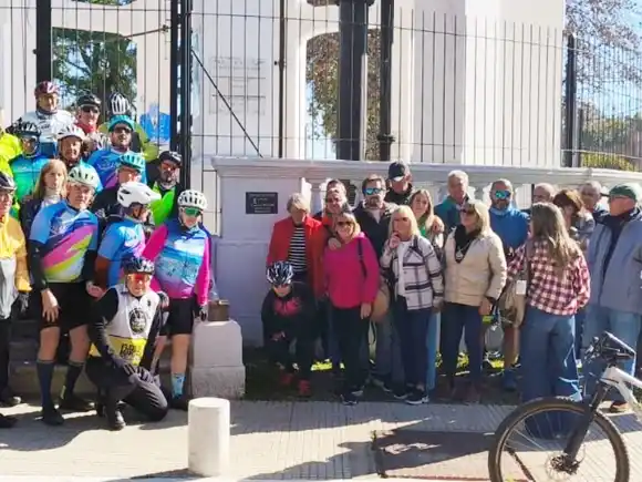 Emotivo homenaje al ciclista concordiense Hugo Escher