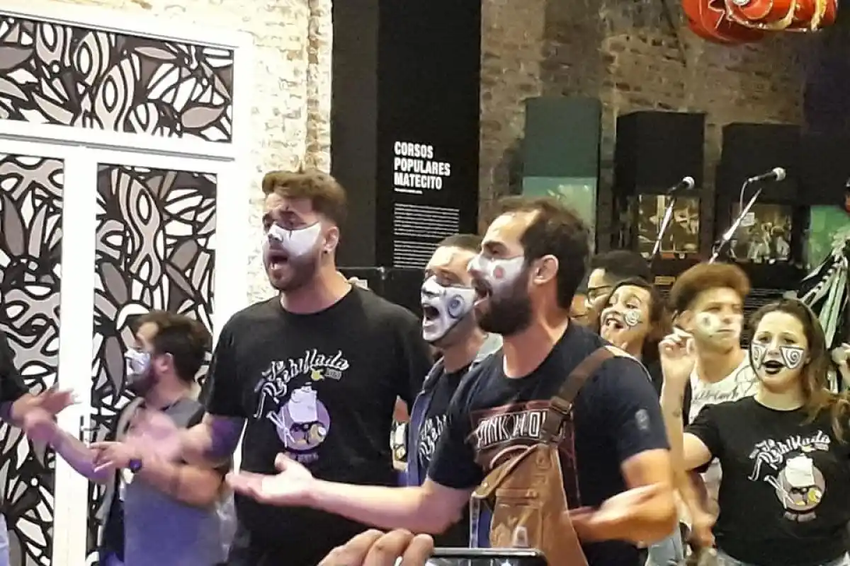 La murga fraybentina La Rechiflada pasó por Gualeguaychú