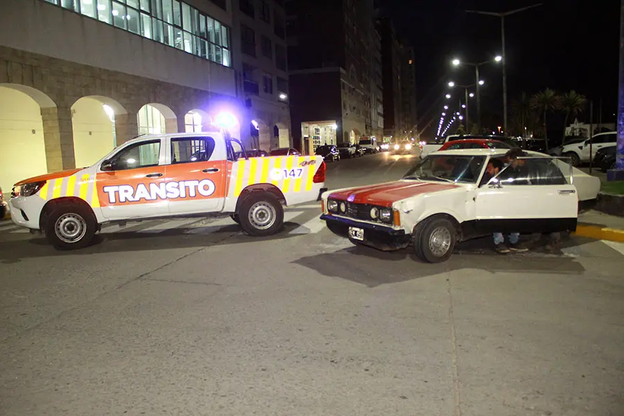Secuestraron un auto, tras una competencia en la vía pública