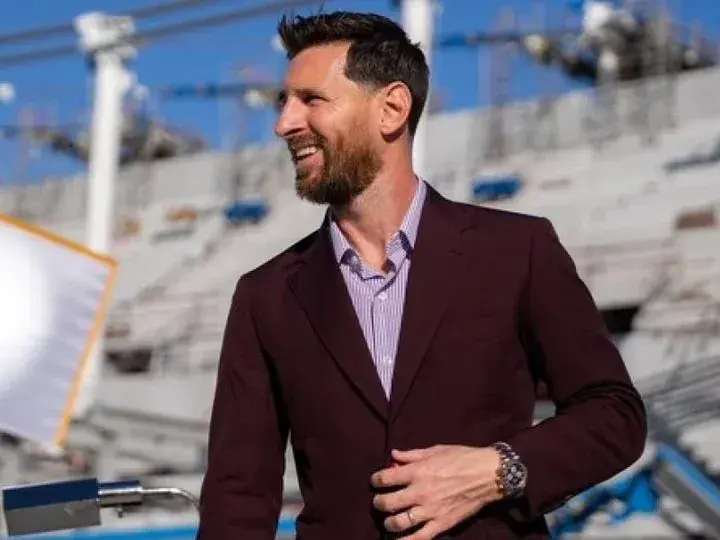 El municipio de Elda sacudió el mapa del fútbol español al oficializar que Lionel Messi firmó un principio de acuerdo para quedarse con el control absoluto del Club Deportivo Eldense. Foto: Redes