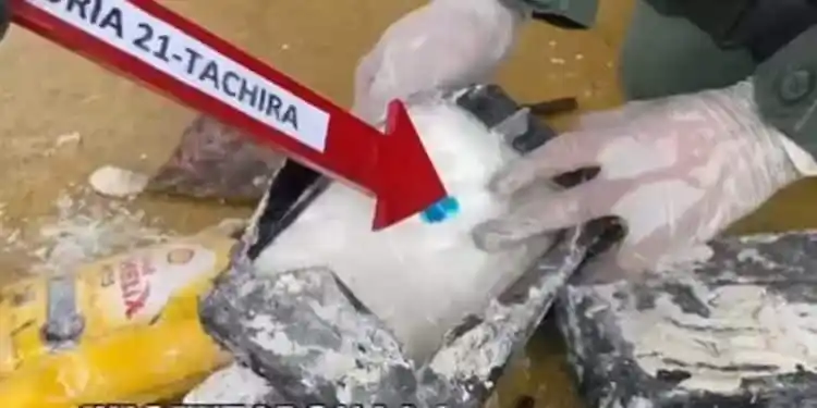 ¡RUMBO A CARACAS! Detienen un hombre proveniente de Colombia con seis kilos de droga