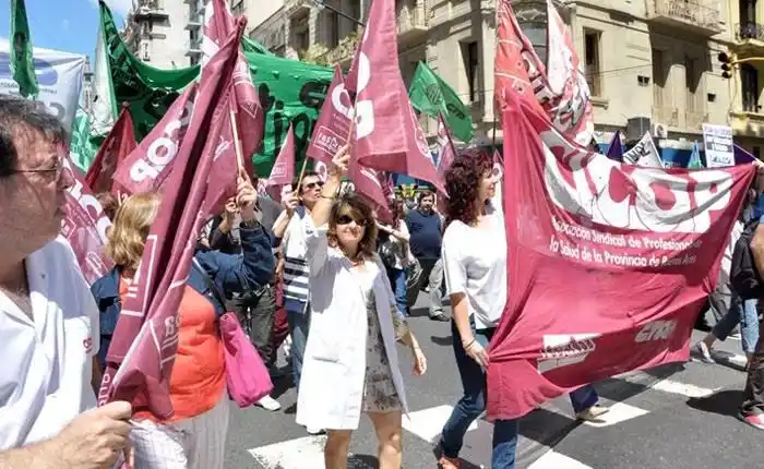 Médicos bonaerenses de Cicop vuelven al paro tras rechazar última oferta de Vidal