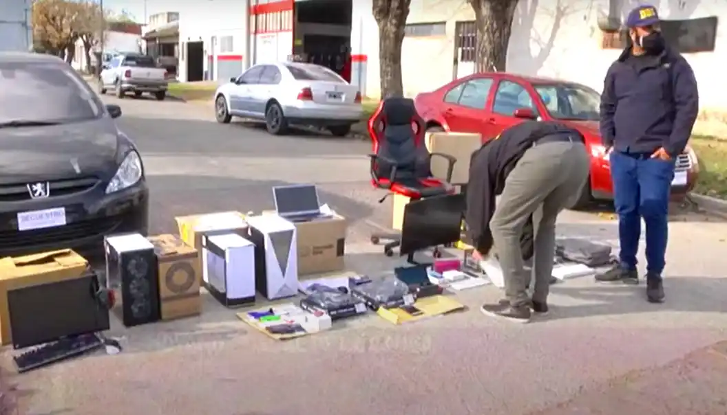 Estafa Mercado Libre: Fraude con datos de tarjetas en más de $3 millones y allanamientos en Bolívar