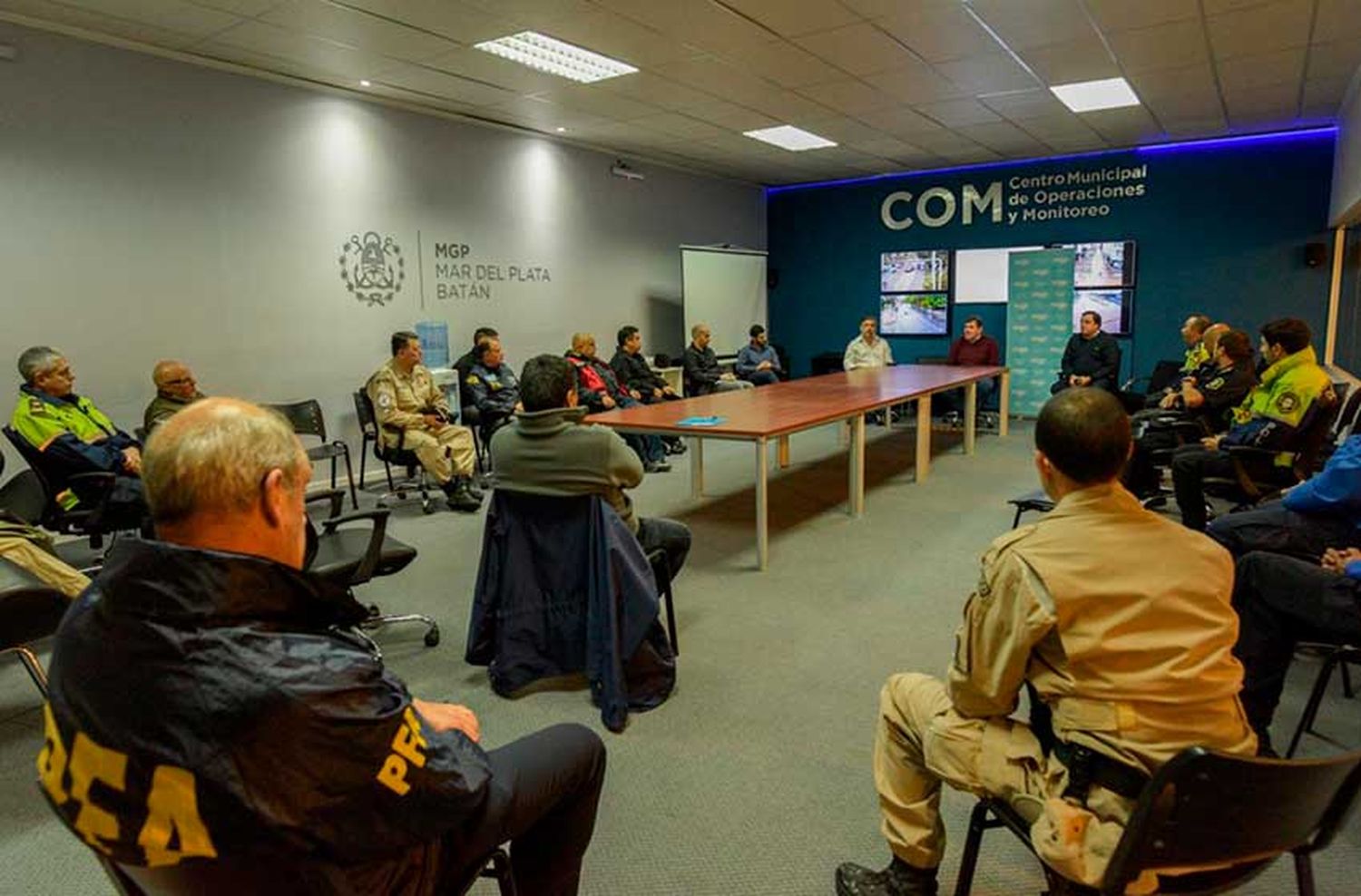 Tras las denuncias por falta de "articulación", Montenegro convocó a la Mesa de Seguridad