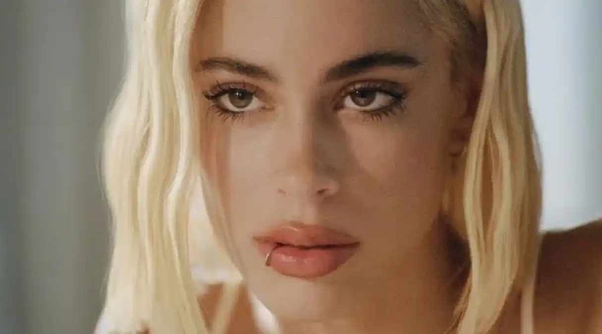 Tini Stoessel presentó su nuevo álbum con un emotivo video