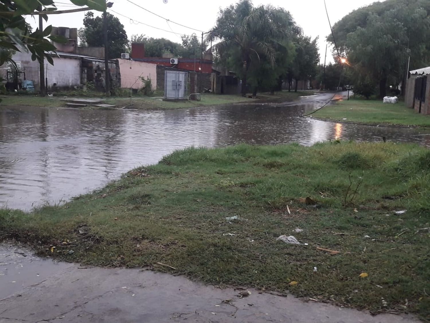 Tras la intensas lluvias, defensa civil trabaja para dar respuesta a la población