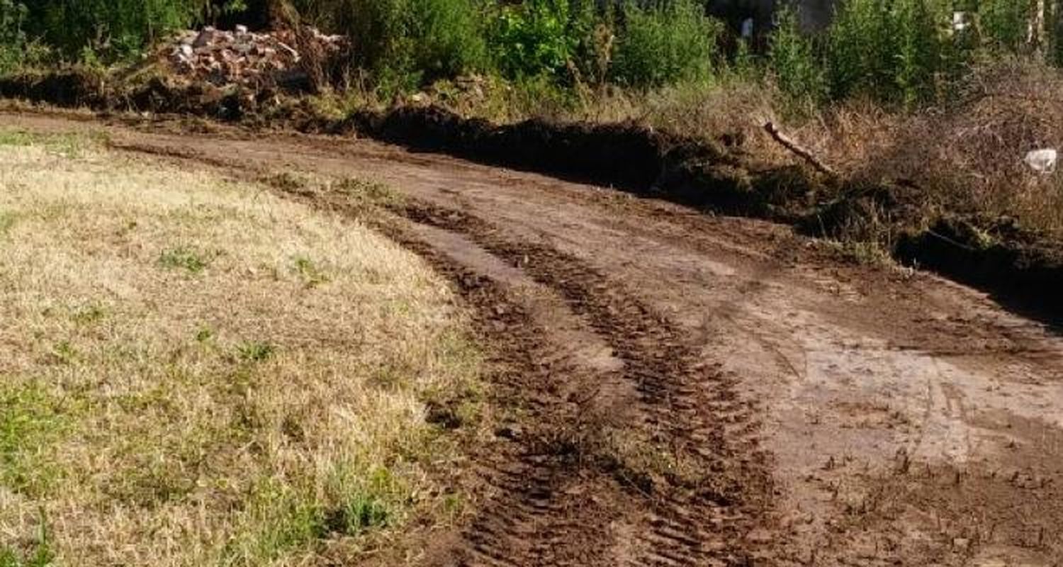 Mitre arma su pista de atletismo