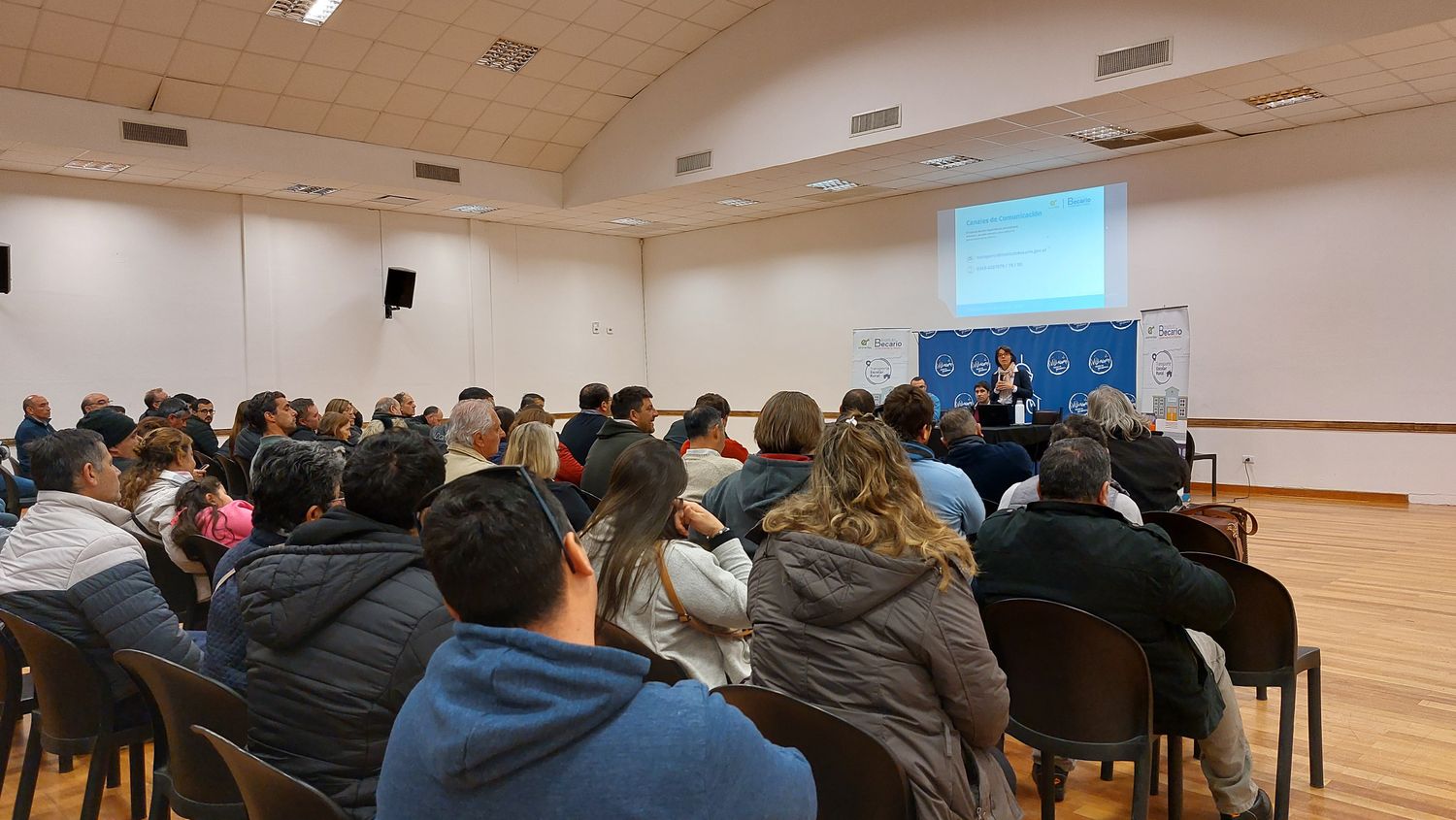 El Becario recibió a transportistas rurales