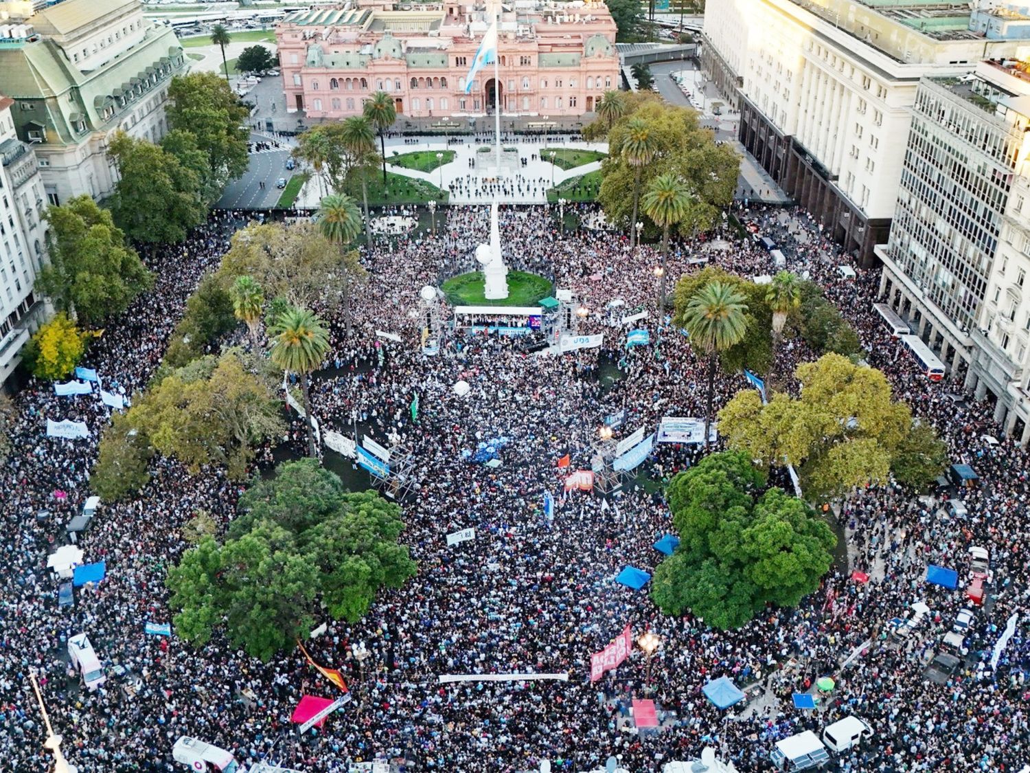 Shock y ajuste. O de cómo la colaboración se diferencia del pensamiento científico