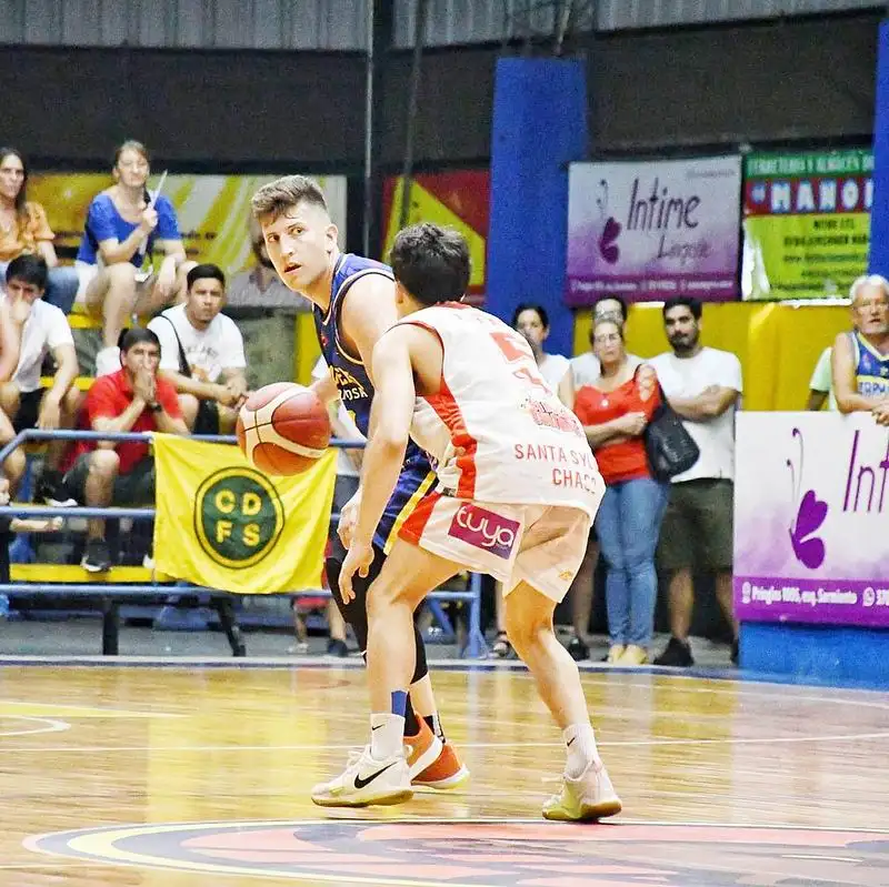 Caída de Sarmiento en
su debut como local